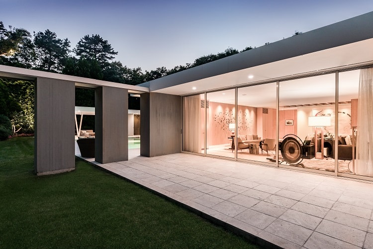 The exterior of a Shigeru Ban-designed home in Long Island, NY